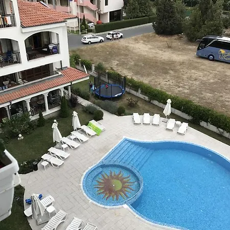 Chateau Del Mar Апартамент *
